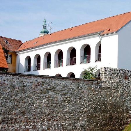 Mestsky Penzion Mikulov Zewnętrze zdjęcie